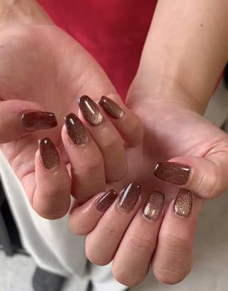 フラッシュ入りマグネットネイルで動くたびにキラキラ

オフ込み90分　6000yen 