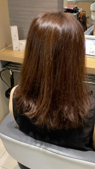 ぱやぱや広がってしまうのがお悩みのお客様…
是非アフターをご覧ください 