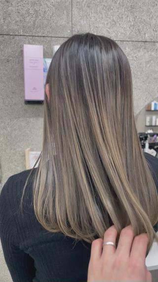 セミロング カラー Lull (シェアサロンReco VIProom)所属・Lull1人美容室 バレイヤージュのヘアスタイル