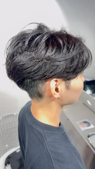 メンズ 表参道フェザーパーマ ニュアンスパーマのヘアスタイル