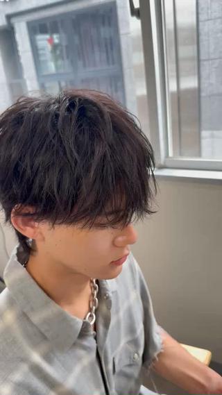 メンズ 表参道フェザーパーマ ニュアンスパーマのヘアスタイル