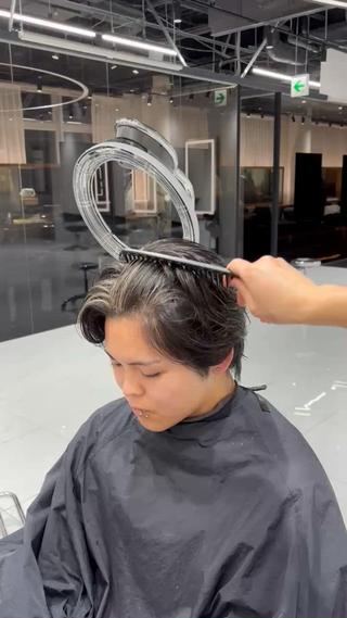 カラー miyu’s渋谷所属・高崎 堅心のヘアスタイル