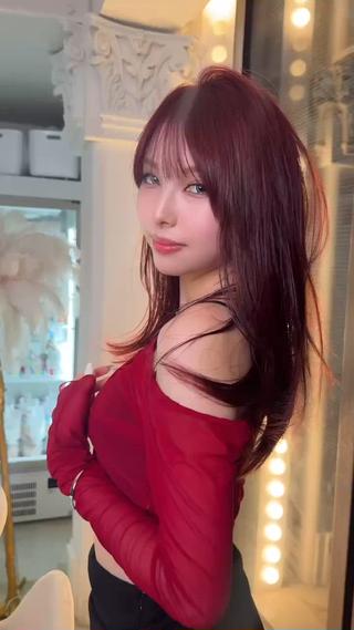 落ちる暖色カラー- ̗̀꒰ঌ໒꒱ ̖́-
１回暖色やってみたい！って方にオススメですദ്ദി^._.^)


ブリーチなしで高発色なカラーが可能です
髪を痛ませずにケアしながらカラーも楽しみましょう͙


オーダーのご参考に♡
・ブリーチなしダブルカラー
・カシスピンク
・色落ちしたい(>_< ;)
・レイヤーカット 