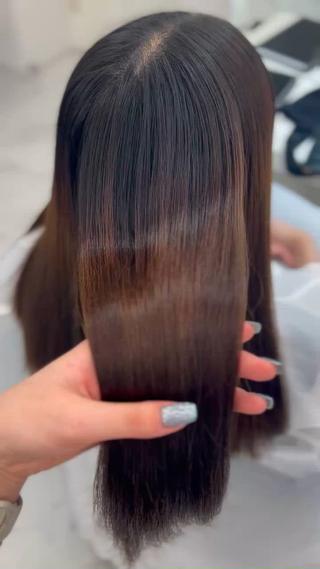 髪質改善ストレート

癖やうねりなどしっかり伸ばしていくメニューです

ポイントだけ（前髪・顔周りのみ）もご予約可能です☆
メッセージにてご相談下さい 