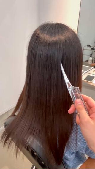 縮毛からパーマ履歴のお客様
ダメージしている髪にもツヤと手触りをよくできます！ 