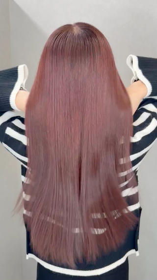 「触れたくなる、絹のような髪へ。」
「触れた瞬間に感じる、驚くほどのツヤと柔らかさ。
髪本来の美しさを引き出し、毎日が感動に変わる仕上がりを体験しませんか？
思わず触れたくなるサラサラな手触りと、光をまとったような輝きで、あなたの髪に新しいストーリーを。」

GLT髪質改善カラーは、透明感のあるツヤ髪を実現する新しいカラー技術です
GLT髪質改善カラーの特徴
1.ガラスのような透明感とツヤ
2.髪質改善効果
3.複数のトーンが混ざったような色味
4.ダメージを抑えたカラーリング
5.持続力が高い
GLT髪質改善カラーは、特にツヤ感・透明感を求める人や、ダメージレスに髪を染めたい人に大人気です。 