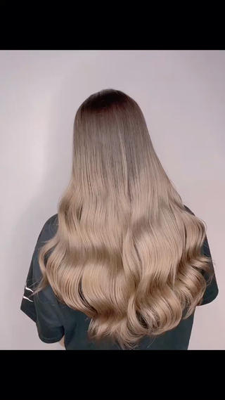 ダブルカラー ブリーチカラー グラデーション
アッシュベージュ アッシュブラウン