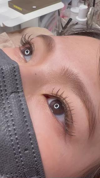 マツエク・マツパ REVE by figaro所属・福井 珠乃のヘアスタイル