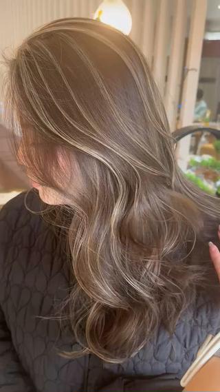 ロング カラー REVE by figaro所属・福井 珠乃のヘアスタイル