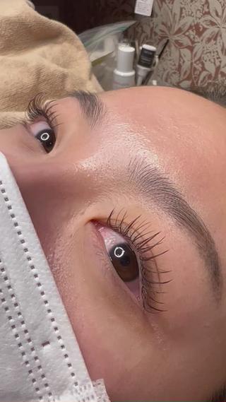 マツエク・マツパ REVE by figaro所属・福井 珠乃のヘアスタイル