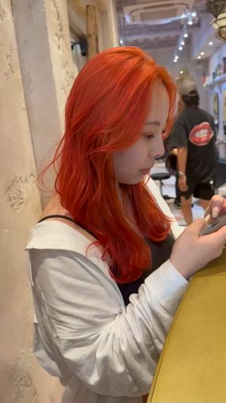 今期大人気カラーオレンジが可愛すぎます
明度、彩度を下げれば秋におすすめなオレンジ
明度、彩度を明るくしてあげれば夏のオレンジ
とても可愛いのでおすすめです 