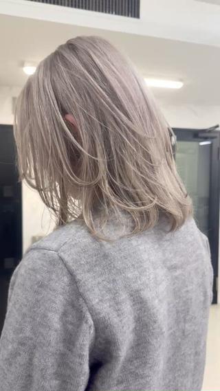 ミディアム カラー シールエクステ特化 ハイトーン、NANAのヘアスタイル