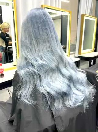 ロング カラー シールエクステ特化 ハイトーン、NANAのヘアスタイル