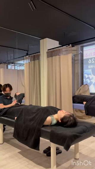 こちらは整体の一部です

お体の状態によっては足首から調整する方もいます！
痛い部分が原因じゃない場合が多いからです
腰痛が足首からくる場合もあれば、肩こりが手首から来る場合もあるんですよ

詳しくはInstagramへ！
@reo.25250805 