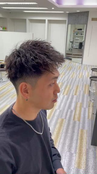 短めのツイストスパイラルパーマです！

マッシュでは長いと思う方、短すぎもダメな方このくらいの長さが丁度いいですよ◎

スタイリングも簡単で、ノーセットでも決まります♪

長さやパーマの強さなどもご来店いただいた際にしっかり相談させて頂きお客様にあったスタイルを提案させて頂きますね 