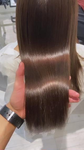 キラ水を使用したノンダメージカラー
乾かしただけでこの艶！
髪の毛を柔らかく収まりやすくなります！ 