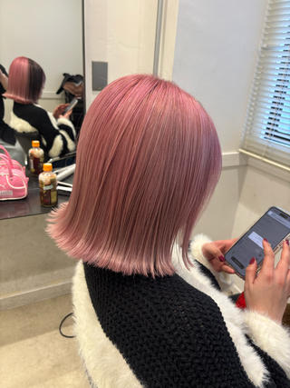 ショート ピンク🌸/暖色/ ブリーチ/横浜/金光のヘアスタイル