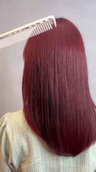 ブリーチを使ったダブルカラーで
カラーがはっきり分かるようにチェリーレッド

色落ちも綺麗です 