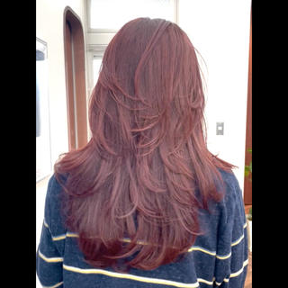 ミディアム カラー レイヤーカット ハッシュカットのヘアスタイル