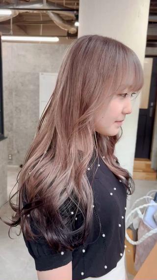 ロング料金がかかります
トリートメントのついていないクーポンです。
裾カラーやデザインをする場合別途でかかりますのでご相談ください。 