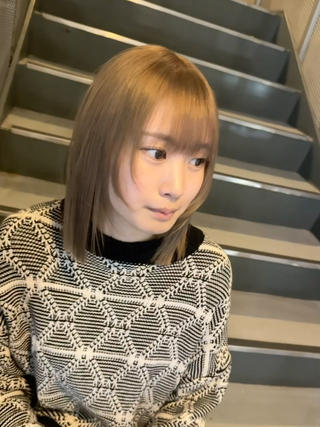 小顔フェイスレイヤー
柔らかいミルクティーベージュ

是非お任せ下さい！ 