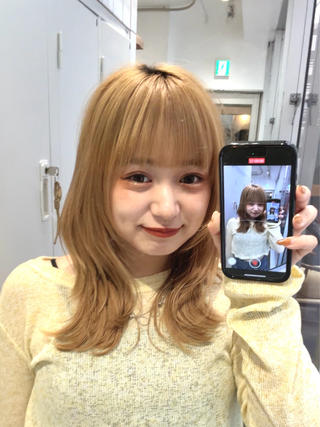 ハッシュレイヤーカットに簡単波打ち巻き
透明感のあるカラーリングと相性抜群です！！

是非ご相談下さい 