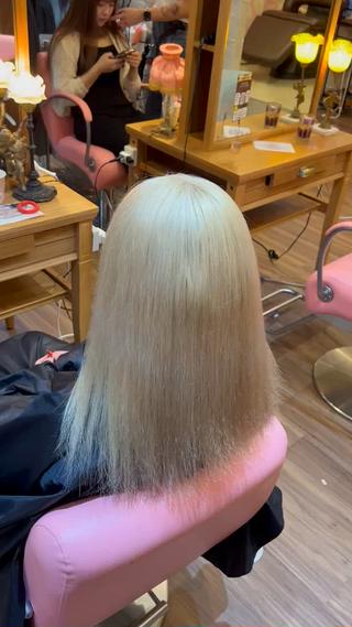 ホワイトベージュ 