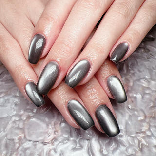 ネイル マグ🧲等なんでも ワンカラー5700円のネイルデザイン