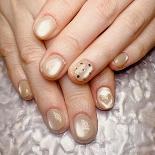 ネイル マグ🧲等なんでも ワンカラー5700円のネイルデザイン