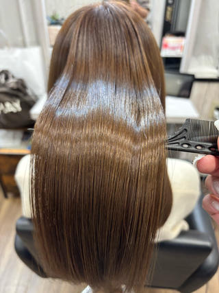 ミネコラトリートメントは水素トリートメントなので酸熱トリートメントや縮毛矯正と併用できます 