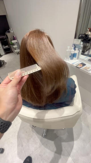 【超高濃度水素ケア】

こんなお悩みにオススメ^^
・髪にうねりがある方
・髪が細くなってきた方
・髪にツヤ、ハリが欲しい方
・白髪のある方
etc

☆水素の4つの効果
1.老化の原因の9割、活性酸素除去
2.白髪や薄毛、抜け毛の予防
3.頭皮のシワ、たるみを予防
4.頭皮と髪の水分を保つ

お問い合わせお待ちしてます^^

#金沢市#金沢#内灘#髪質改善 #トリートメント #髪質改善トリートメント #ヘアケア #美髪  #美容師 #艶髪 #美髪チャージ #水素トリートメント#超高濃度水素トリートメント#ストリ #髪質改善カラー#美容室 #ヘアカラー 