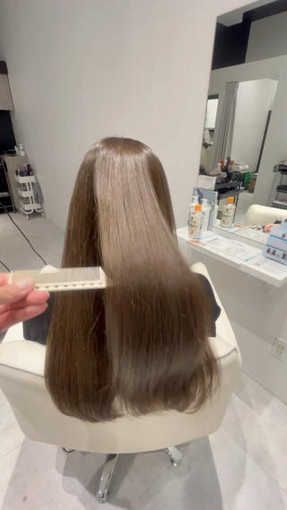 【超高濃度水素ケア】

こんなお悩みにオススメ^^
・髪にうねりがある方
・髪が細くなってきた方
・髪にツヤ、ハリが欲しい方
・白髪のある方
etc

☆水素の4つの効果
1.老化の原因の9割、活性酸素除去
2.白髪や薄毛、抜け毛の予防
3.頭皮のシワ、たるみを予防
4.頭皮と髪の水分を保つ

お問い合わせお待ちしてます^^

#金沢市#金沢#内灘#髪質改善 #トリートメント #髪質改善トリートメント #ヘアケア #美髪  #美容師 #艶髪 #美髪チャージ #水素トリートメント#超高濃度水素トリートメント#ストリ #髪質改善カラー #美容室 #ヘアカラー 