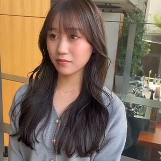 ロング カラー タンバルモリパーマ 礒井メンキのヘアスタイル