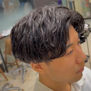 メンズパーマモデルさんを募集しています
初めての美容室で緊張する方お任せください親身になってご相談にのって一人一人似合うスタイルを提供します
よかったらご協力よろしくお願い致します 