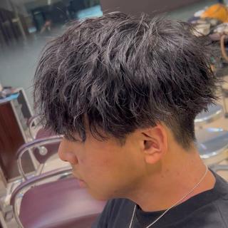 メンズパーマモデルさんを募集しています
初めての美容室で緊張する方お任せください親身になってご相談にのって一人一人似合うスタイルを提供します
よかったらご協力よろしくお願い致します 