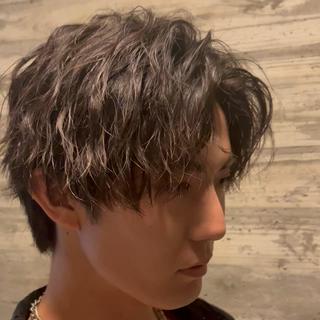 メンズパーマモデルさんを募集しています
初めての美容室で緊張する方お任せください親身になってご相談にのって一人一人似合うスタイルを提供します
よかったらご協力よろしくお願い致します 