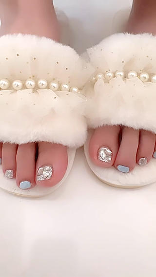 ネイル シュシュ 🎀 girly nailのネイルデザイン