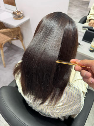 髪質に合った薬剤選定
ダメージは最小限に抑えます 