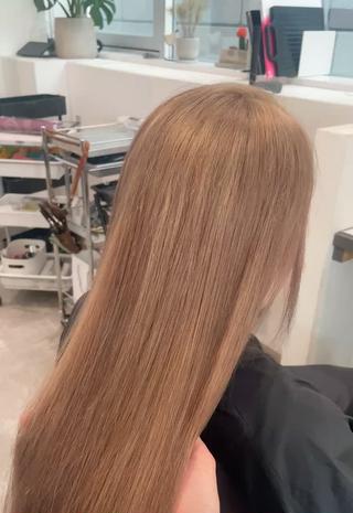 ロング カラー GaKu/ハイトーン /ブリーチ/レイヤーのヘアスタイル