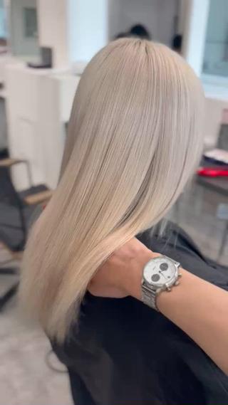 セミロング カラー GaKu/ハイトーン /ブリーチ/ブロンドのヘアスタイル