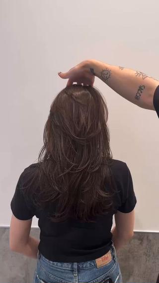 セミロング LATTE  渋谷所属・♡レイヤーカット れお♡のヘアスタイル