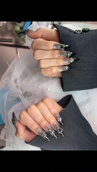 ネイル Mio Nail Salon所属・MIO Nailのネイルデザイン