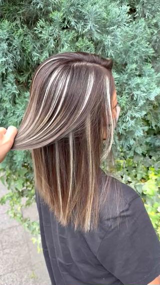 僕にしか出来ないオリジナルコントラストハイライト
バキッとスジ感のあるハイライトがお好きな方は1度担当させて下さい