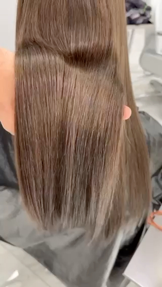 菜々🫧新宿 透明感ケアブリーチのヘアスタイル