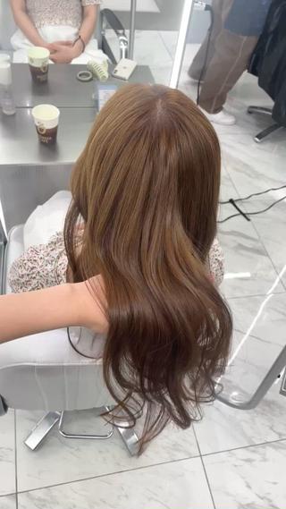 柔らかい黄み寄りBROWN 