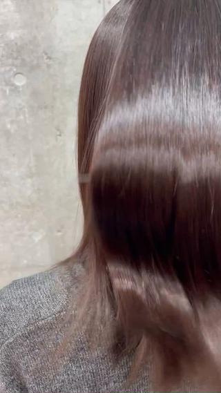 誰もが振り向く大人綺麗な艶髪に必要なものは
縮毛矯正です！お客様1人1人に合わせて薬剤選定をするので
ダメージレスな施術をさせて頂きます 