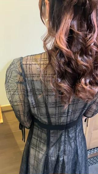 インナーカラー引き出すように
ふんわりハーフアップ
 