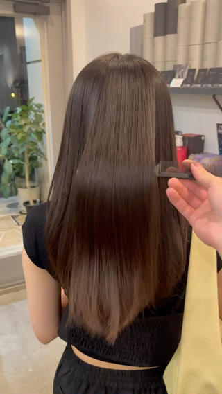 髪質改善トリートメント
サラッと柔らかくまとまる質感 