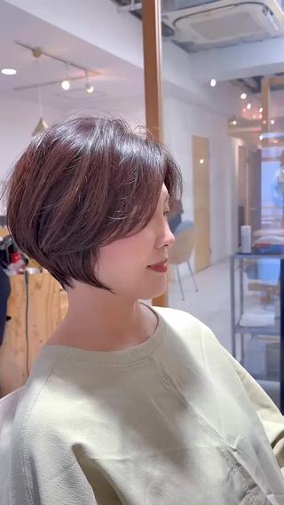 くびれが美しい大人のスフィアショート♡
カラーはショコラブラウンで大人可愛いをプラスして 