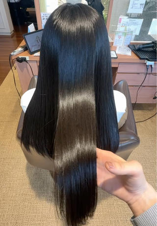 縮毛矯正をさせて頂きました𓈒𓂂𓇬
 